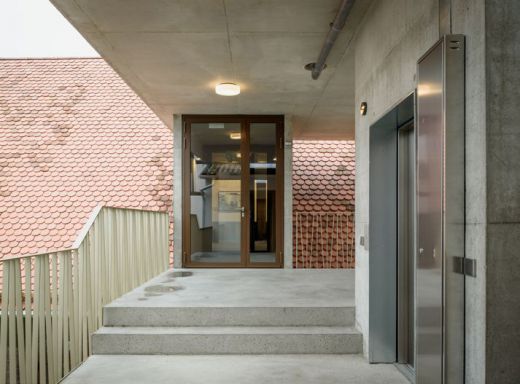 Försterhaus Reute: Eingang Kunstraum. Foto: Moritz Bernoully